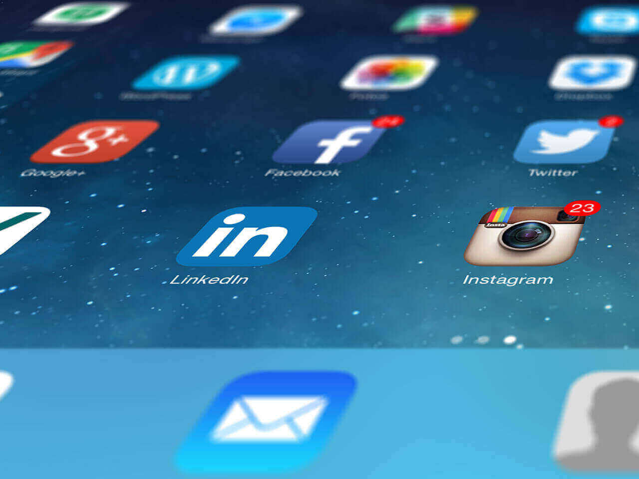 iPad Foto mit Social Media Icons